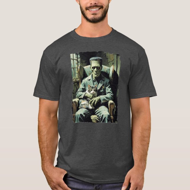 Camiseta O monstro do Frankenstein relaxando com o seu gato (Frente)