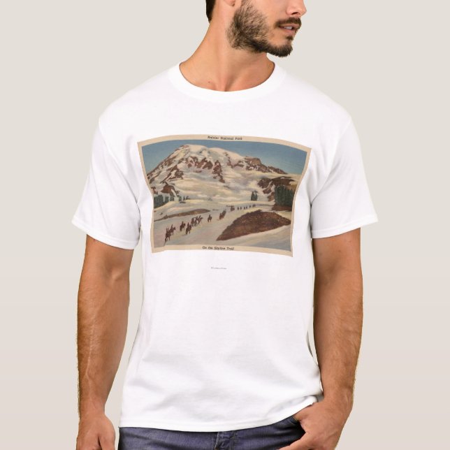 Camiseta O Monte Rainier, WA - homens a cavalo na skyline (Frente)