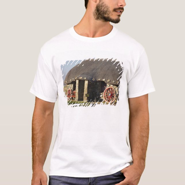 Camiseta O Museu da Vida na Ilha de Skye, perto de Duntulm, (Frente)