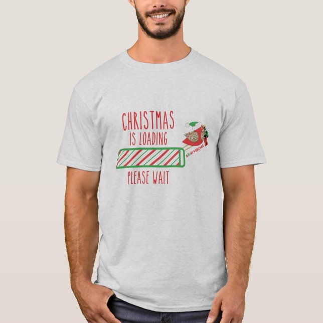 Camiseta O Natal Está Carregando (Frente)