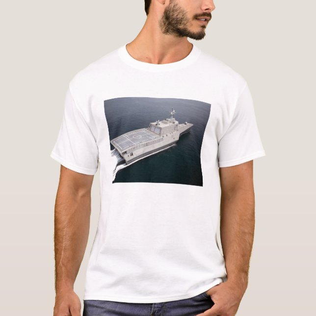 Camiseta O navio de combate litoral Independência 3 (Frente)