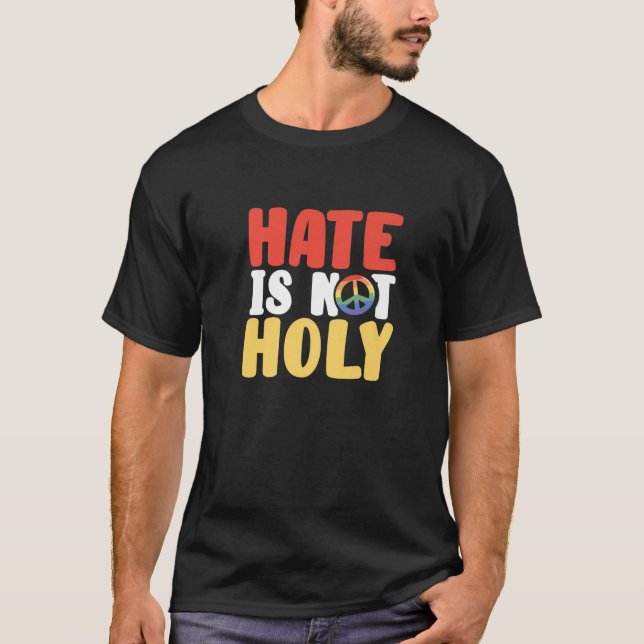 Camiseta O ódio não é orgulhoso, LGBT, Gay cristão. (Frente)