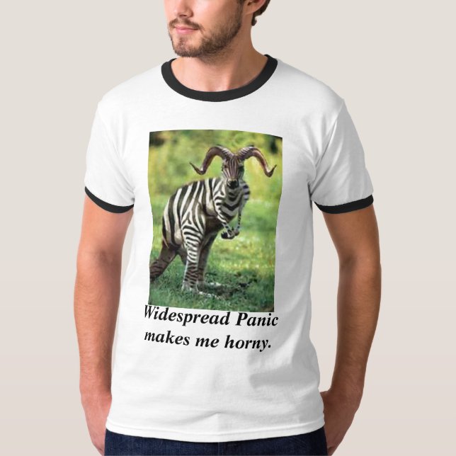 Camiseta o pânico horny, difundido faz-me horny. (Frente)