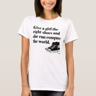 Camiseta O par certo de calçados