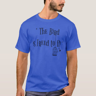 Camiseta o pássaro é libertado para voar amigo