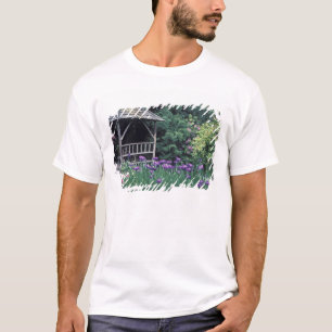 Camiseta O pavilhão de madeira no Jardim Sunken em