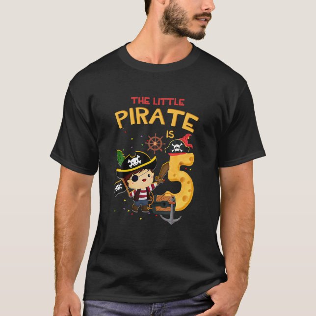 Camiseta O Pequeno Aniversário Pirata De 5 Anos De 5 (Frente)