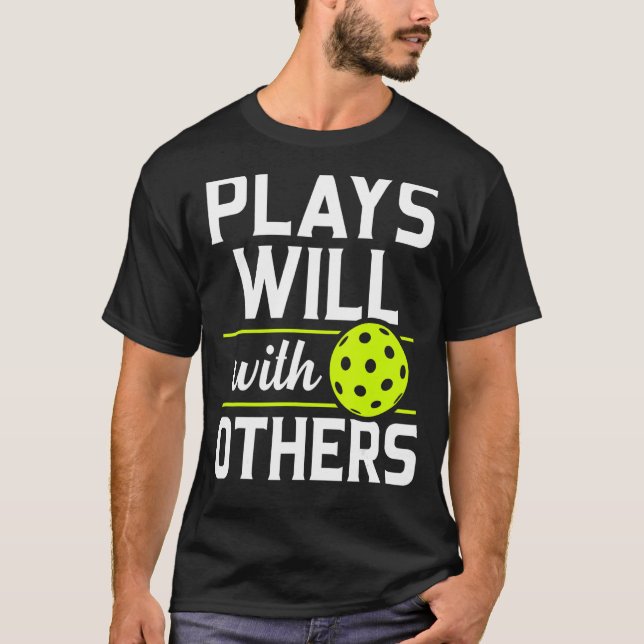 Camiseta O Pickleball Joga Bem Com Outros Coletes (Frente)