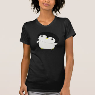Camiseta O pinguim bonito de Kawaii diz olá! o t-shirt
