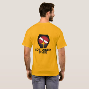 Camiseta O poço pendurou o t-shirt sem fundo do mergulhado