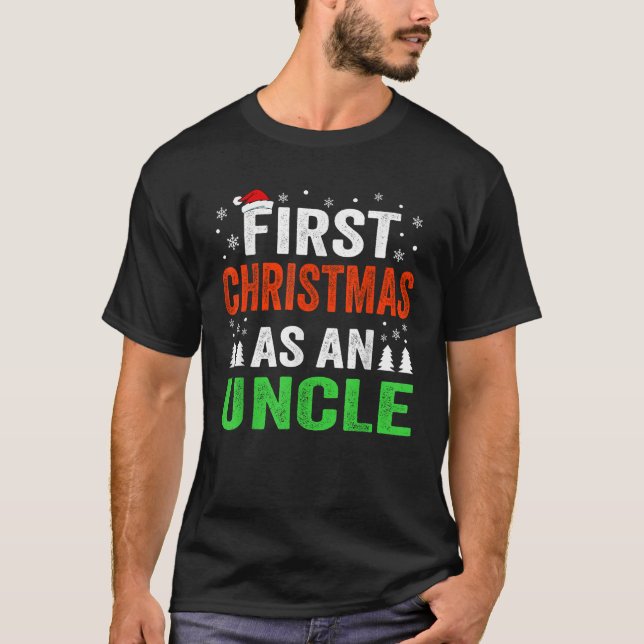 Camiseta O Primeiro Natal De Tio 1rua Novo (Frente)