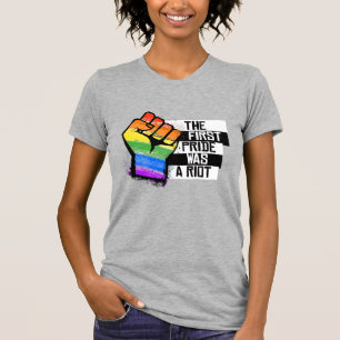 Camiseta O primeiro orgulho foi um motim