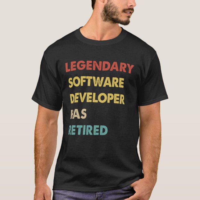 Camiseta O Programador Legendário De Software Se Aposentou  (Frente)