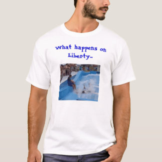 Camiseta O que acontece na liberdade… (versão clara)