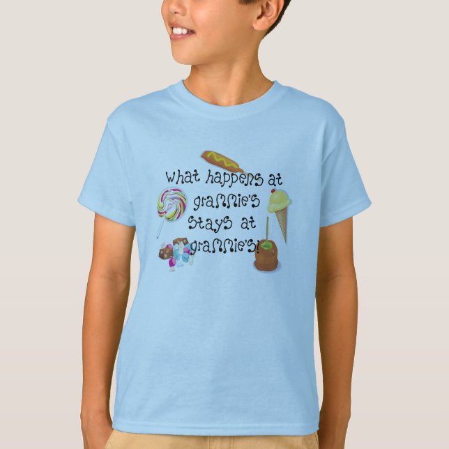 Camiseta O que acontece nas ESTADAS de Grammie em Grammie (Frente)