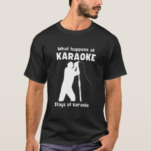 Camiseta O que acontece no KARAOKE fica no karaoke q singer