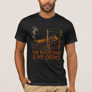 Camiseta O Quintal É Meu Escritório Whisky Fumante Engraçad