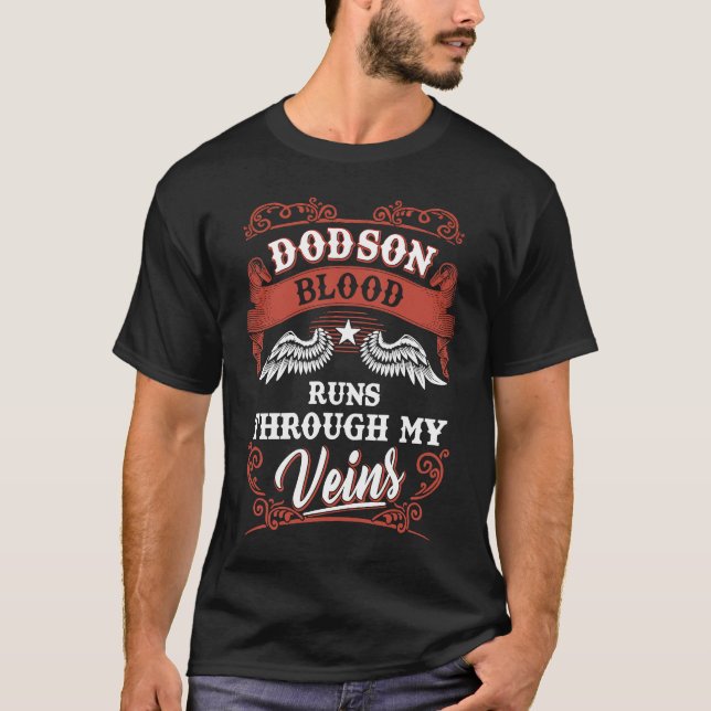 Camiseta O sangue de Dodson atravessa a minha família de ve (Frente)