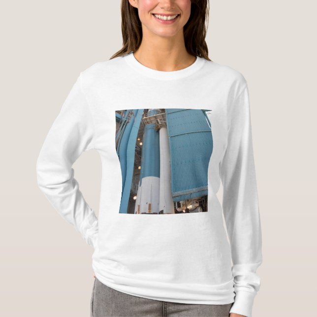 Camiseta O segundo motor de foguete sólido é movido para o  (Frente)