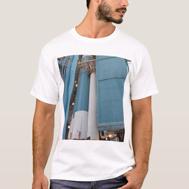Camiseta O segundo motor de foguete sólido é movido para o  (Frente)