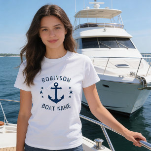 Camiseta O seu nome e âncora de navegação no barco são azui