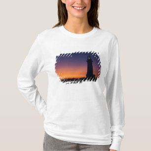 Camiseta O sol cai sobre o horizonte colorido