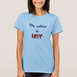 Camiseta o soldado está quente