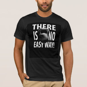 Camiseta O T-Lá do exercício de Kettlebell não é nenhum