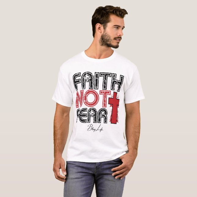 Camiseta O t-shirt básico dos homens do medo da fé não (Frente Completa)