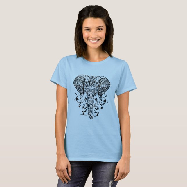 Camiseta O t-shirt das mulheres com mandalas e o elefante (Frente Completa)