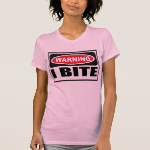 Camiseta O t-shirt das mulheres de advertência da MORDIDA