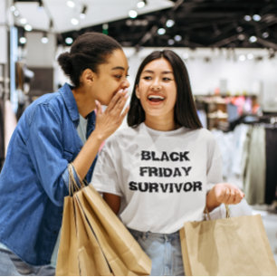 Camiseta O t-shirt das mulheres pretas do sobrevivente de