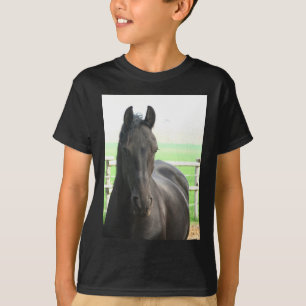 Camiseta O t-shirt do miúdo do cavalo do frisão