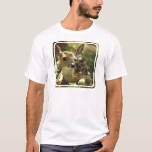 Camiseta O t-shirt dos homens da jovem corça