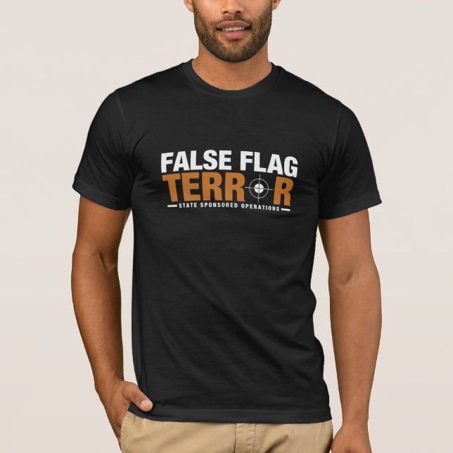 Camiseta O t-shirt dos homens falsos do terror da bandeira (Frente)