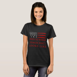 Camiseta O t-shirt escuro básico das mulheres da democracia