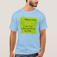 O t-shirt pegajoso dos homens da nota