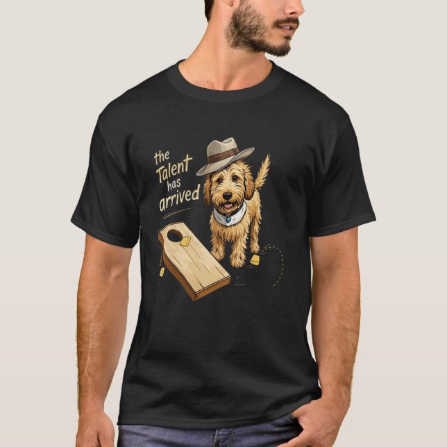 Camiseta O Talento Chegou Engraçado Cornhole (Frente)