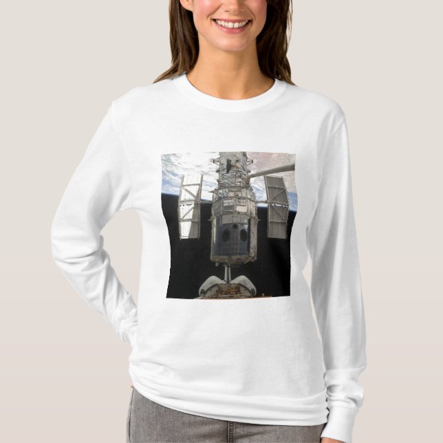 Camiseta O telescópio espacial Hubble é lançado (Frente)