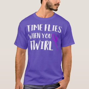 Camiseta O Tempo Voa Quando Você Gira Baton Engraçado Grelh