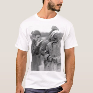 Camiseta O trabalhador do exército de salvação escrevend