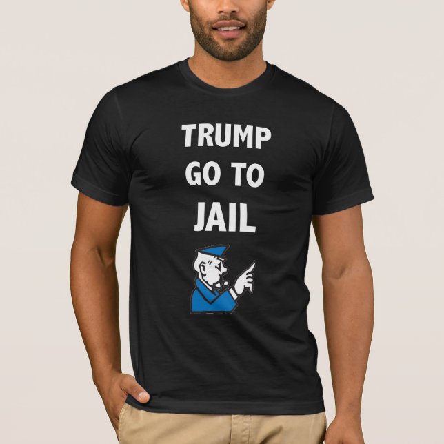 Camiseta O trunfo vai encarcerar o t-shirt (Frente)