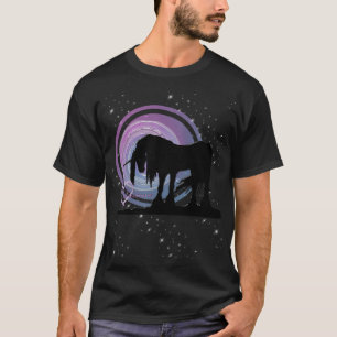 Camiseta O unicórnio preto Mystical (roxo/redemoinho azul)