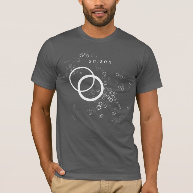 Camiseta O uníssono circunda o t-shirt (com texto) (Frente)