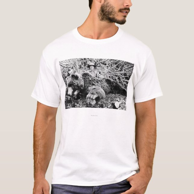 Camiseta O urso de Barr sobre 10 pés de comprimento, Alaska (Frente)