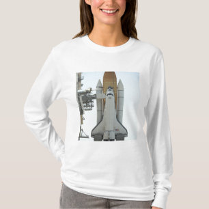 Camiseta O vaivém espacial Atlantis senta-se na plataforma