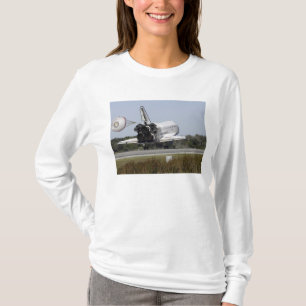 Camiseta O vaivém espacial Atlantis unfurls sua rampa de