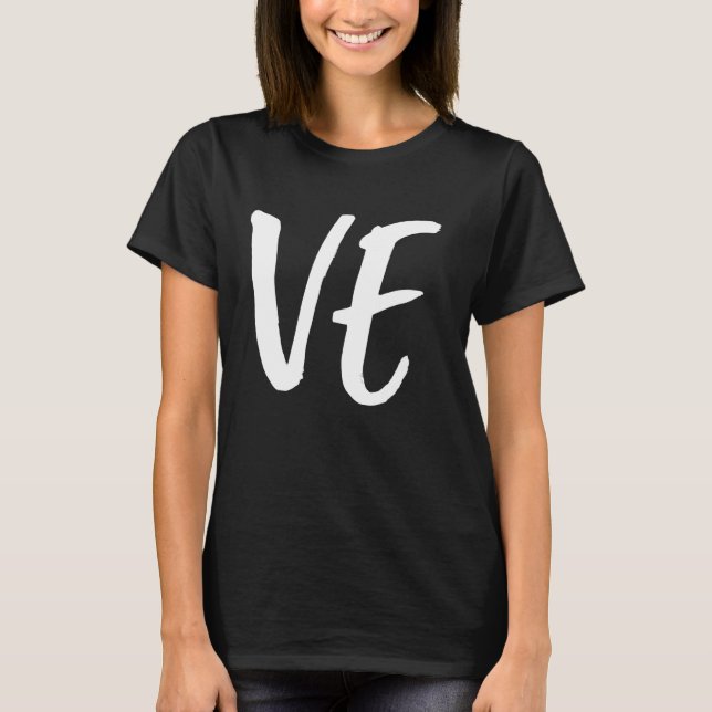 Camiseta O VE Love Mating Casal Mariband Wife Namorados' (Frente)