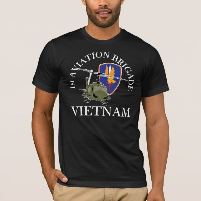 Camiseta ø Veterinário Huey de Vietnam dos BDE dos AVN (Frente)