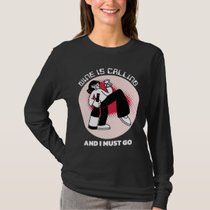 Camiseta O Vinho Está Chamando e Eu Devo Ir Humor de Bebi